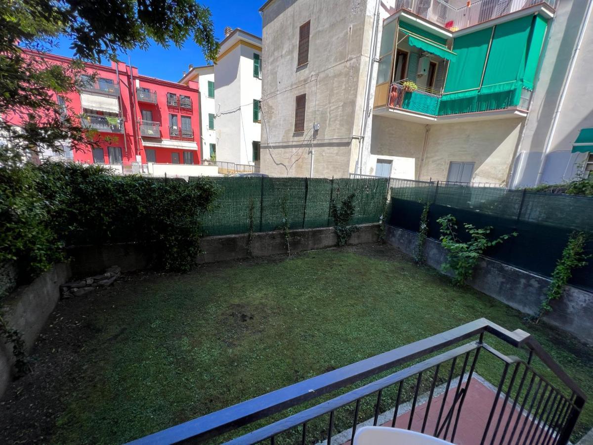 Manubella Appartamento 5 Vani Con Giardino La Spezia Exterior foto
